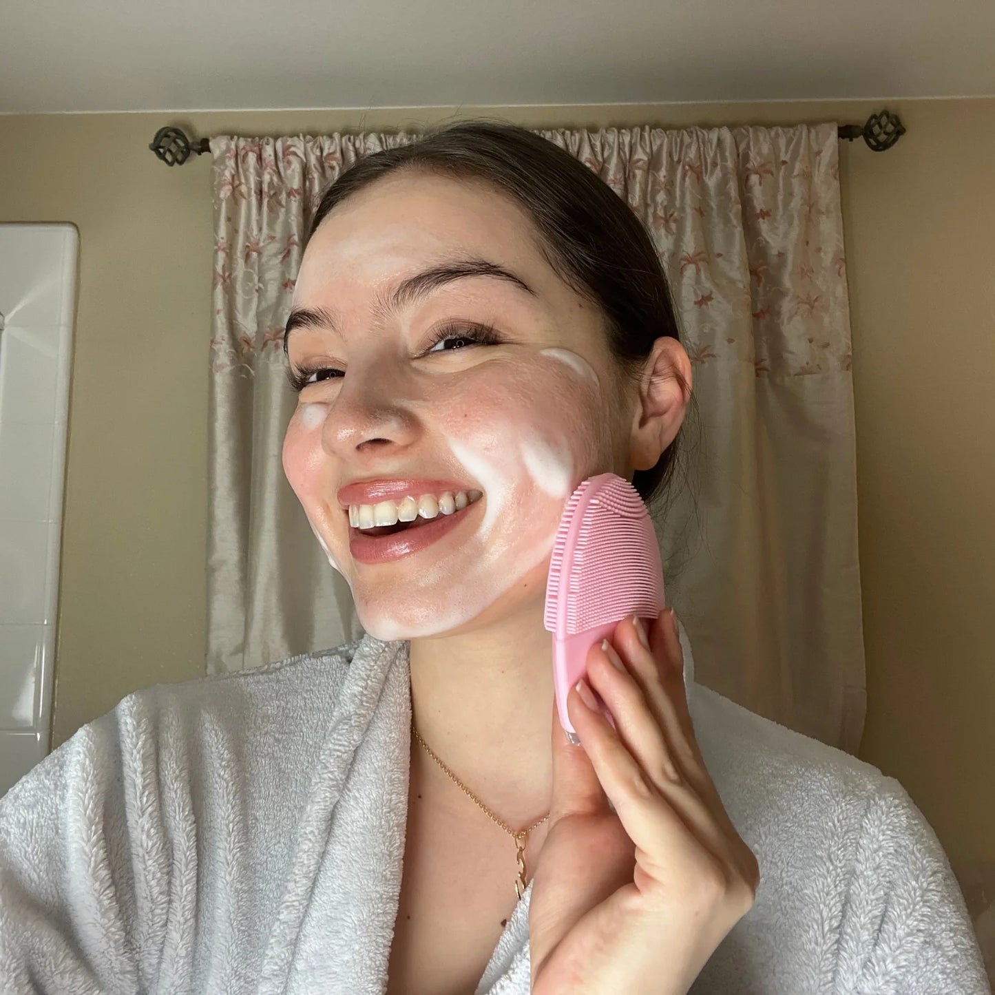 Electric Facial Cleansing Brush